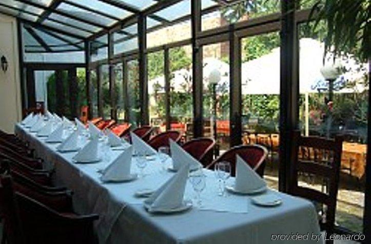 Elite Hotel Oradea Restaurant bilde